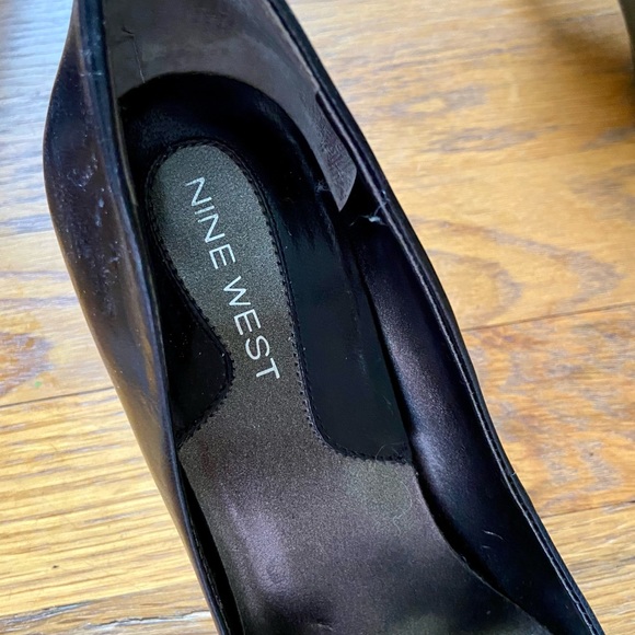 Nine West pumps - Picture 6 of 9
